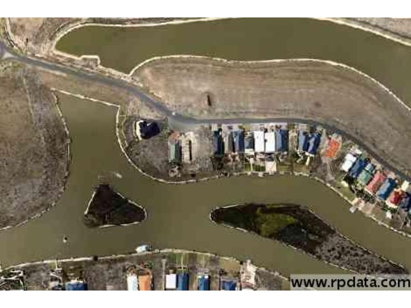 105  Blanche Parade, Hindmarsh Island SA 5214