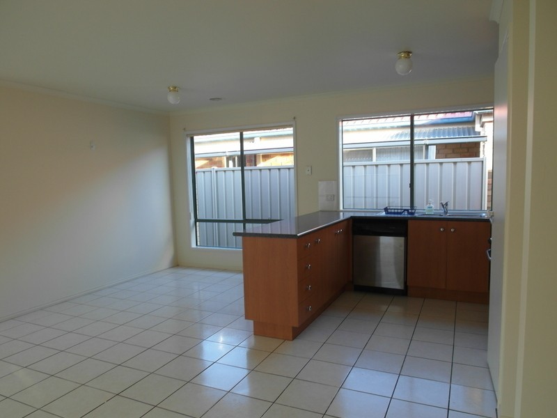 38 Milburn Circuit, Caroline Springs VIC 3023