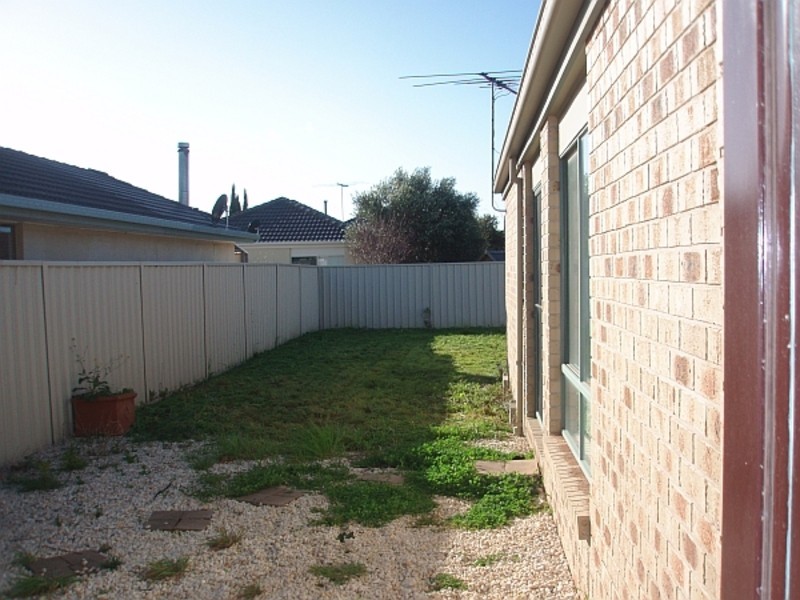 38 Milburn Circuit, Caroline Springs VIC 3023