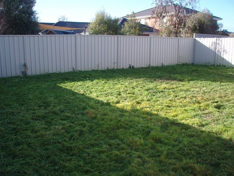 38 Milburn Circuit, Caroline Springs VIC 3023