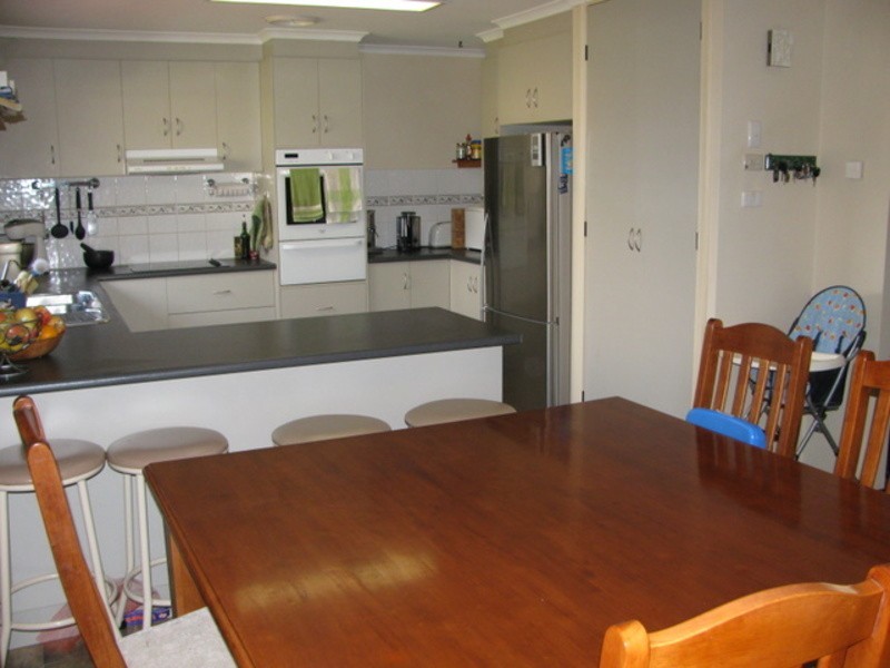 9 Parkview Drive, Swan Hill VIC 3585