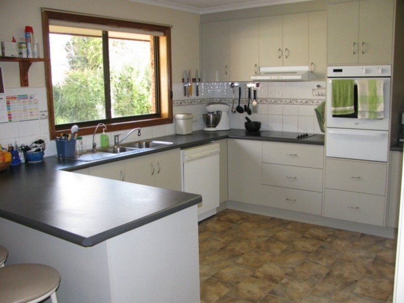 9 Parkview Drive, Swan Hill VIC 3585