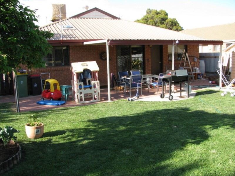 9 Parkview Drive, Swan Hill VIC 3585
