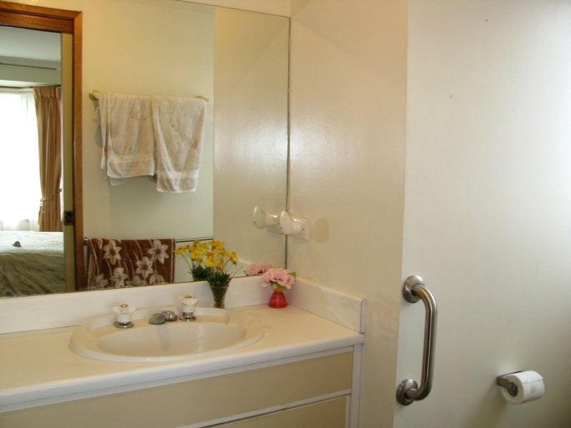 11 Clarke St, Temora NSW 2666