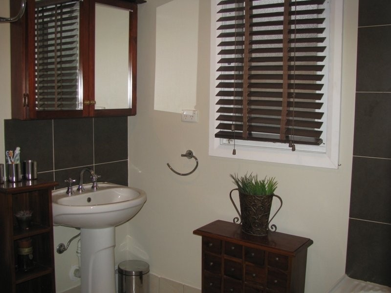 11 Clarke St, Temora NSW 2666
