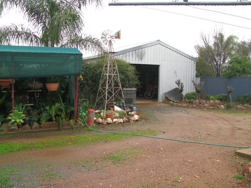 11 Clarke St, Temora NSW 2666