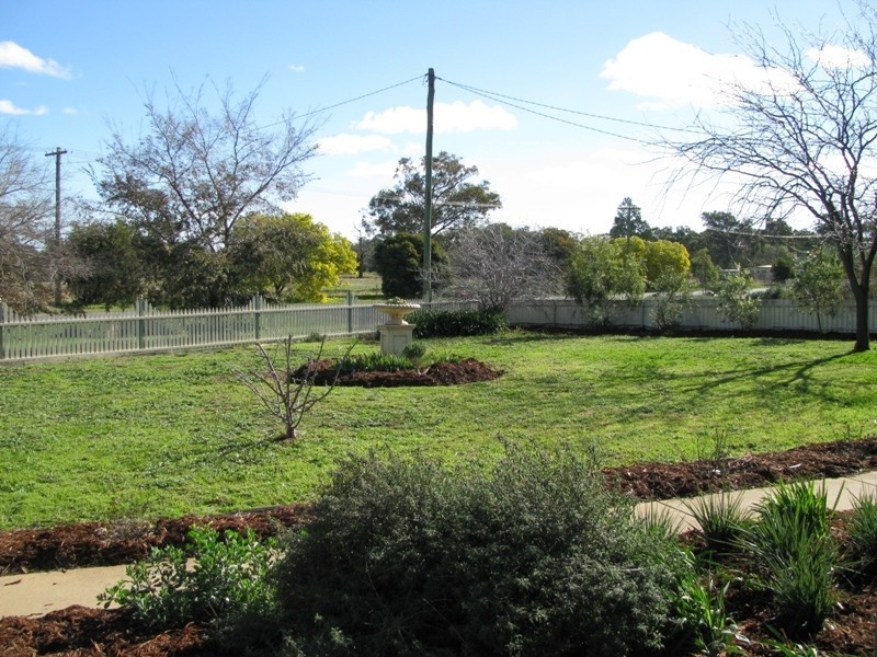 69  Wallace St, Coolamon NSW 2701