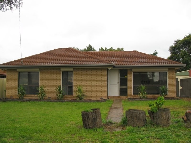 72 Elizabeth Ave, Forest Hill NSW 2651