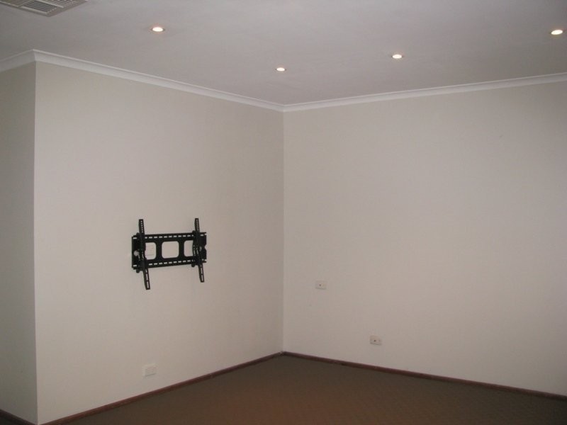 72 Elizabeth Ave, Forest Hill NSW 2651