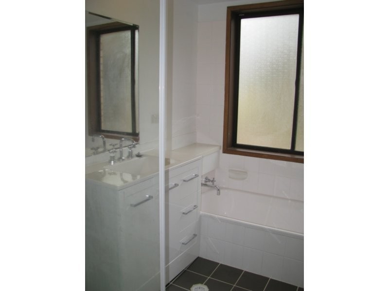 72 Elizabeth Ave, Forest Hill NSW 2651