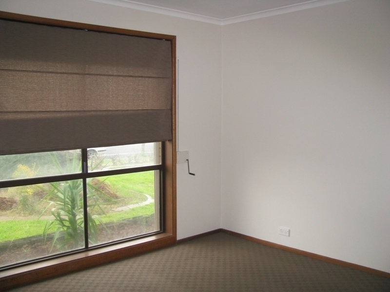 72 Elizabeth Ave, Forest Hill NSW 2651