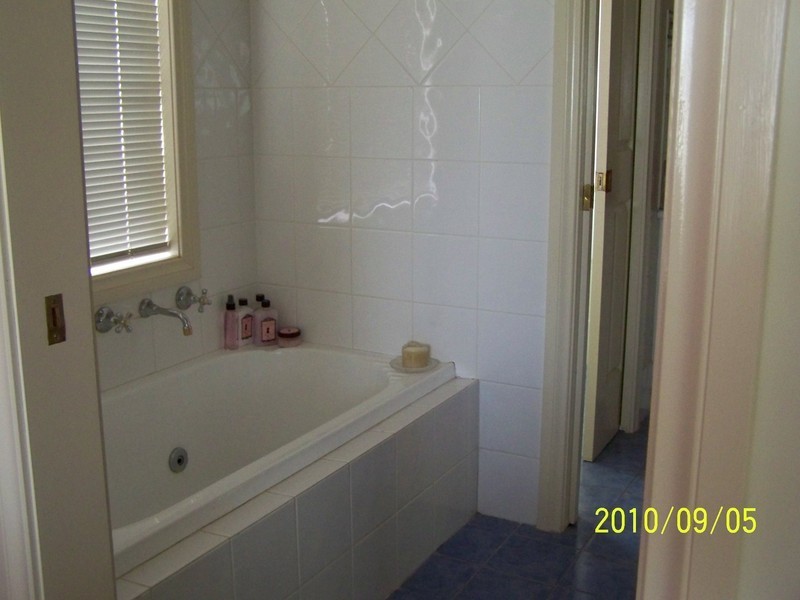 3 Boree Ave, Forest Hill NSW 2651