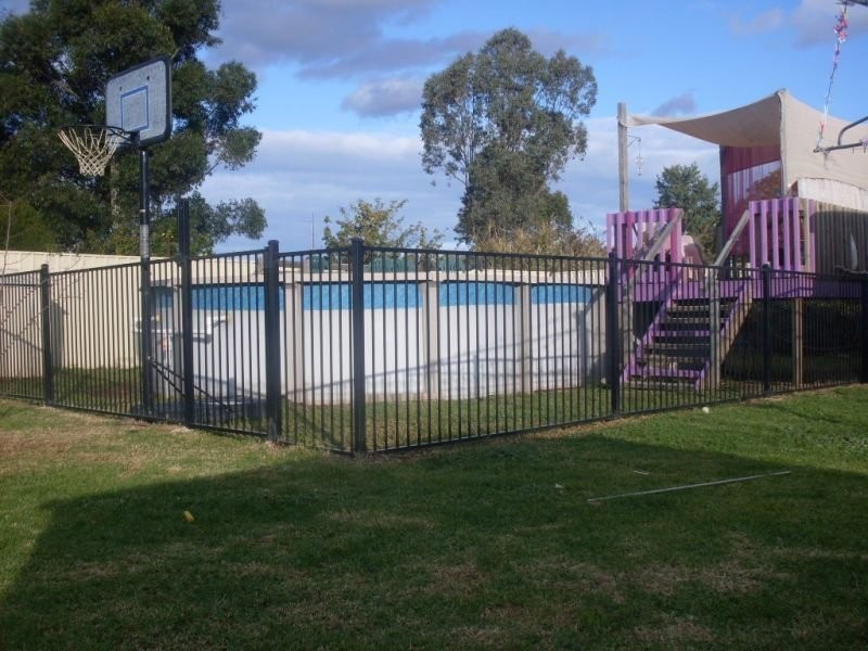 4 First St, Henty NSW 2658