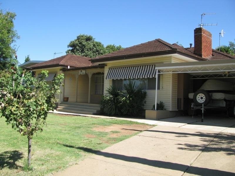 342 Lake Albert Rd, Kooringal NSW 2650