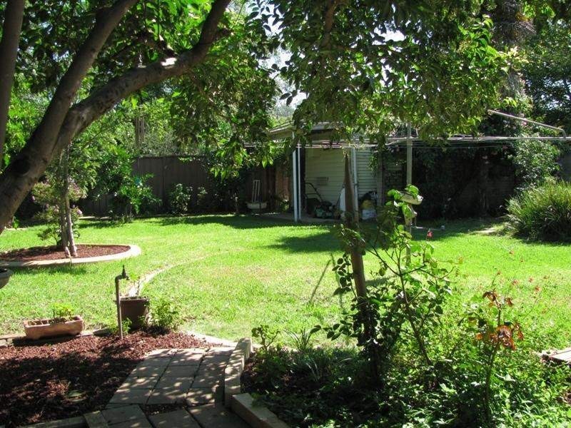 342 Lake Albert Rd, Kooringal NSW 2650