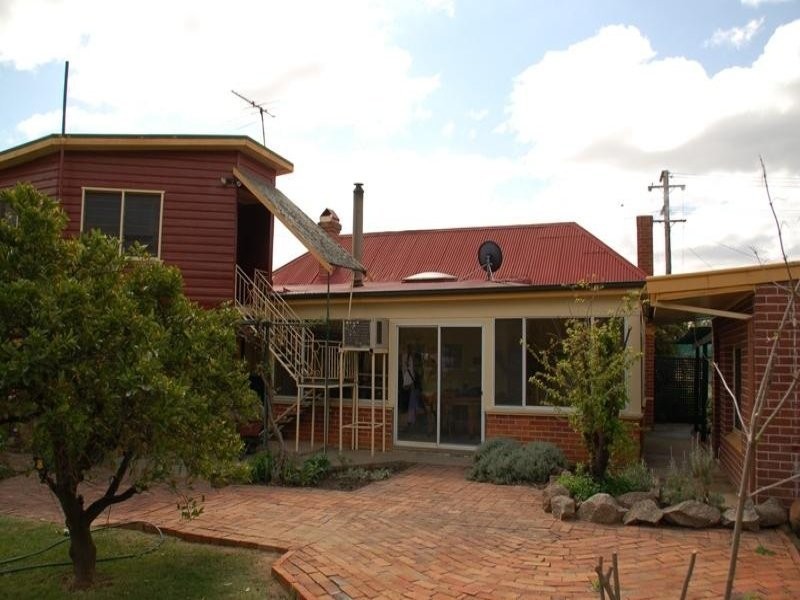 1 South St, Culcairn NSW 2660