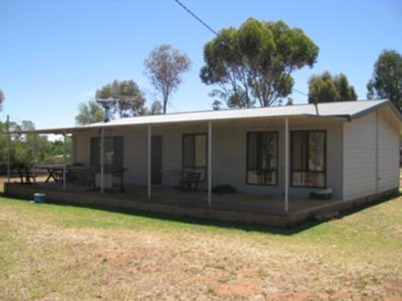67 Wallace St, Coolamon NSW 2701