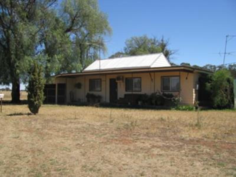 2 Spring St, Ganmain NSW 2702