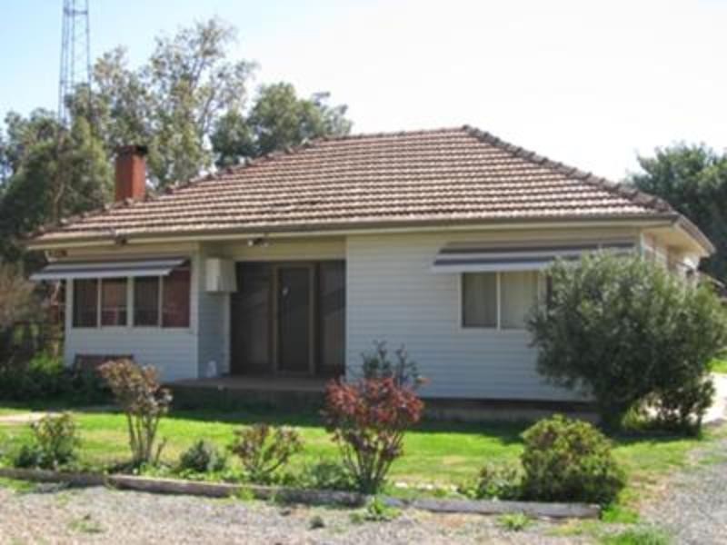 85 Hebden St, Lockhart NSW 2656