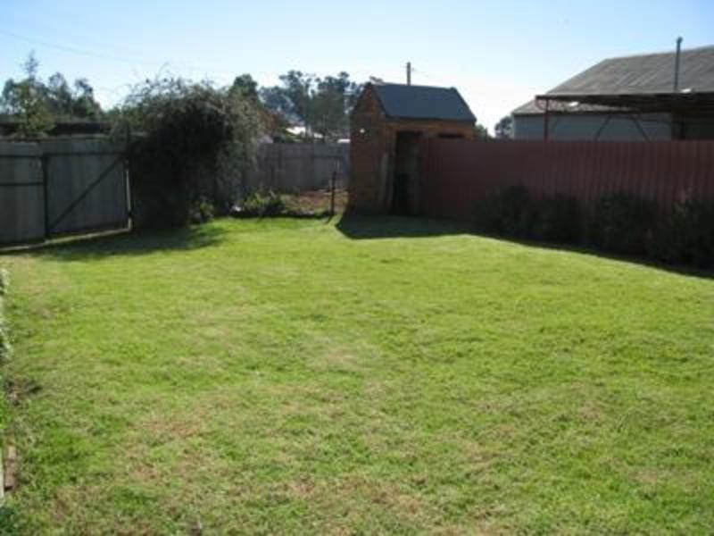 133 Green St, Lockhart NSW 2656