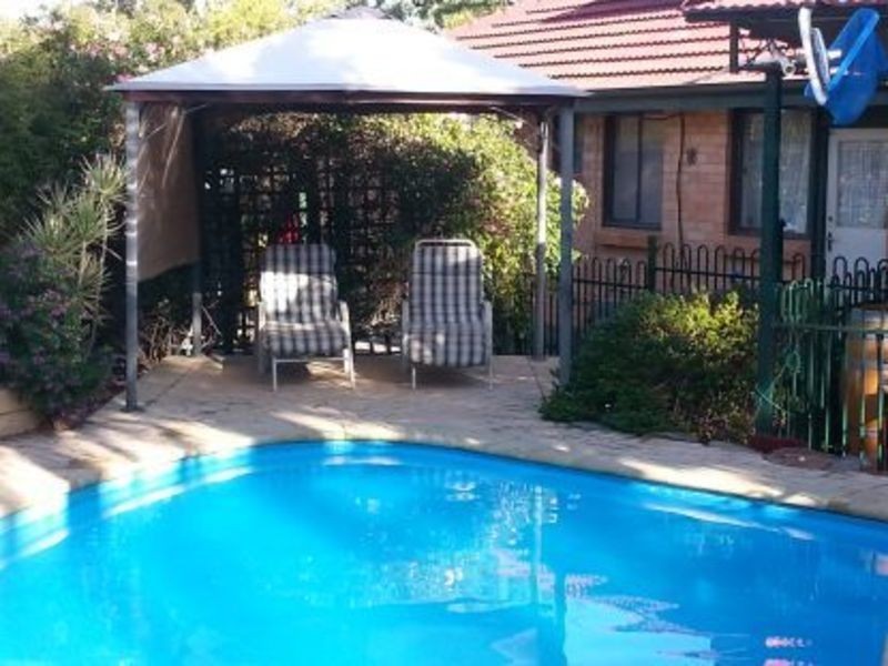 6 Honeysuckle Drive, Hope Valley SA 5090