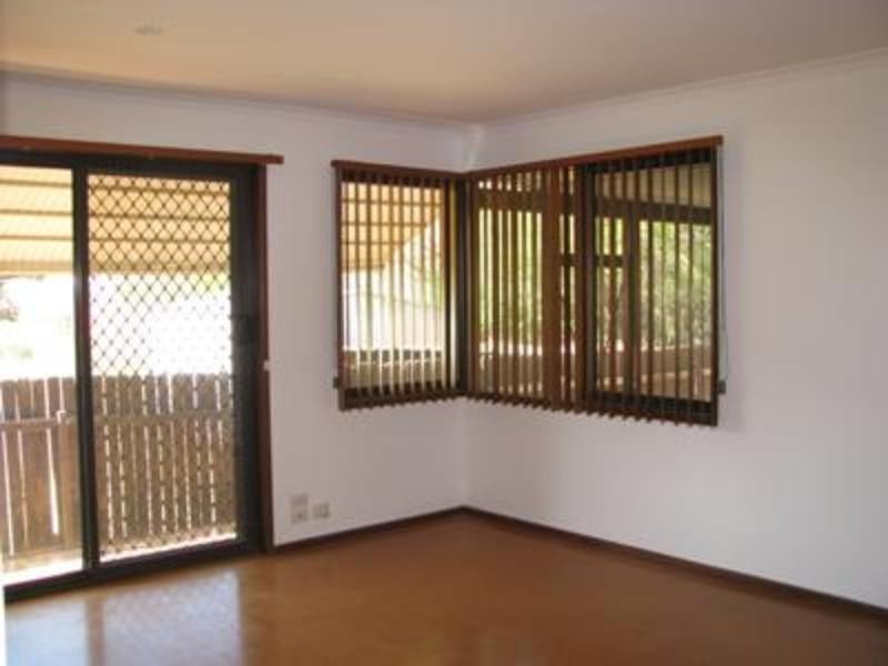 1 Atkins Place, Estella NSW 2650