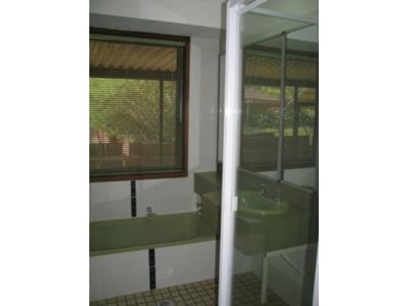 1 Atkins Place, Estella NSW 2650