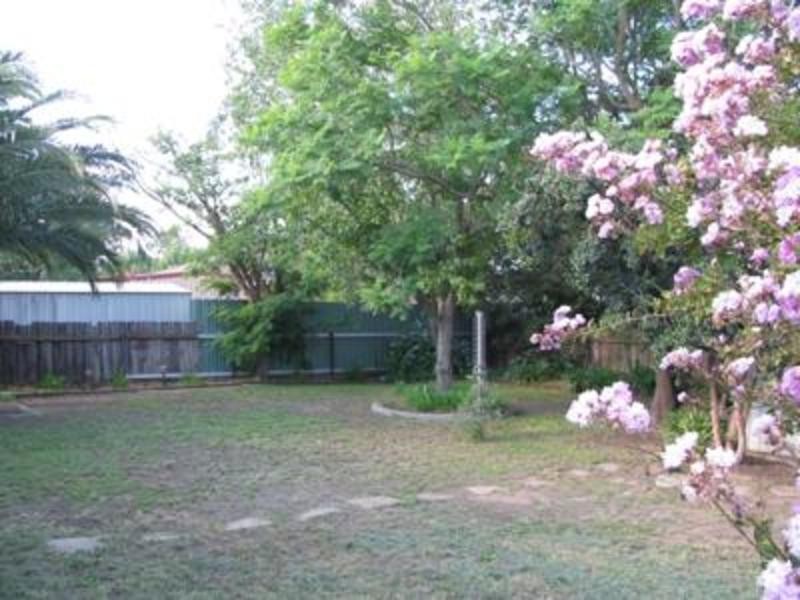 1 Atkins Place, Estella NSW 2650