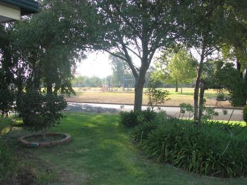 48 Jasmin Crescent, Lake Albert NSW 2650