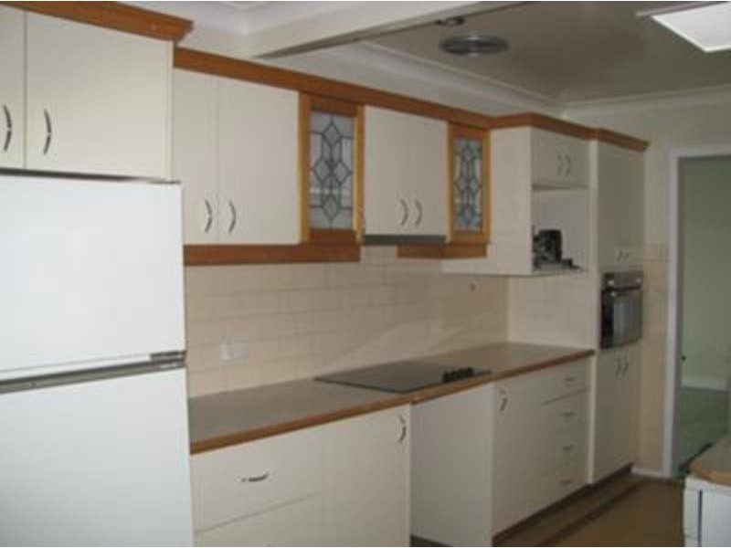 48 Jasmin Crescent, Lake Albert NSW 2650