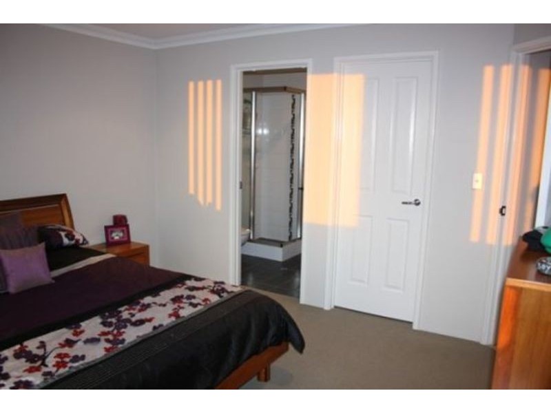 12 Arpenteur Turn, Madora Bay WA 6210