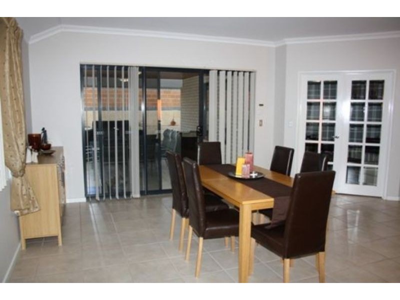 12 Arpenteur Turn, Madora Bay WA 6210