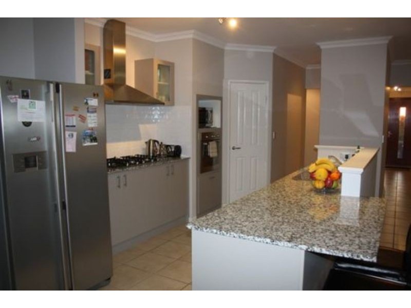 12 Arpenteur Turn, Madora Bay WA 6210