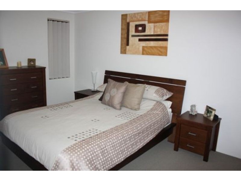 12 Arpenteur Turn, Madora Bay WA 6210