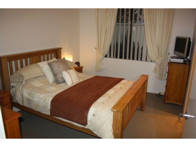 12 Arpenteur Turn, Madora Bay WA 6210