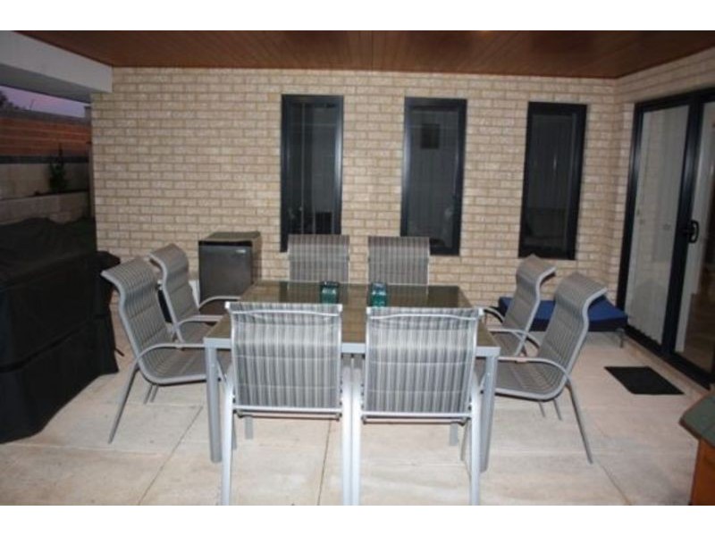 12 Arpenteur Turn, Madora Bay WA 6210