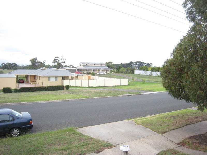 15 Acacia Way, Churchill VIC 3842