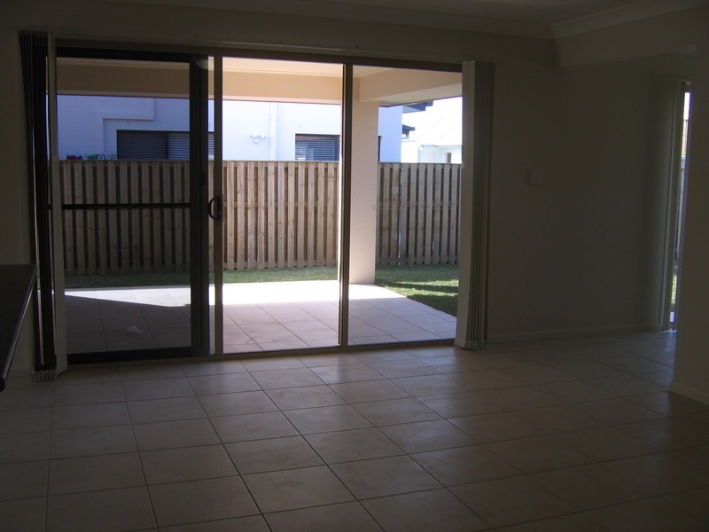 25 Rushcutter Ave, Oxenford QLD 4210