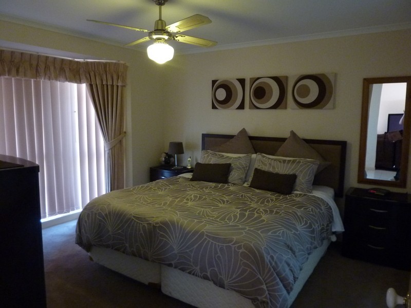 64 Bethany Rd, Hoppers Crossing VIC 3029