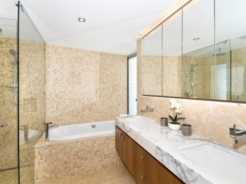 1 Twenty Seventh Ave, Palm Beach QLD 4221