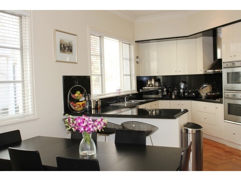 350 St Kilda Street, Brighton VIC 3186