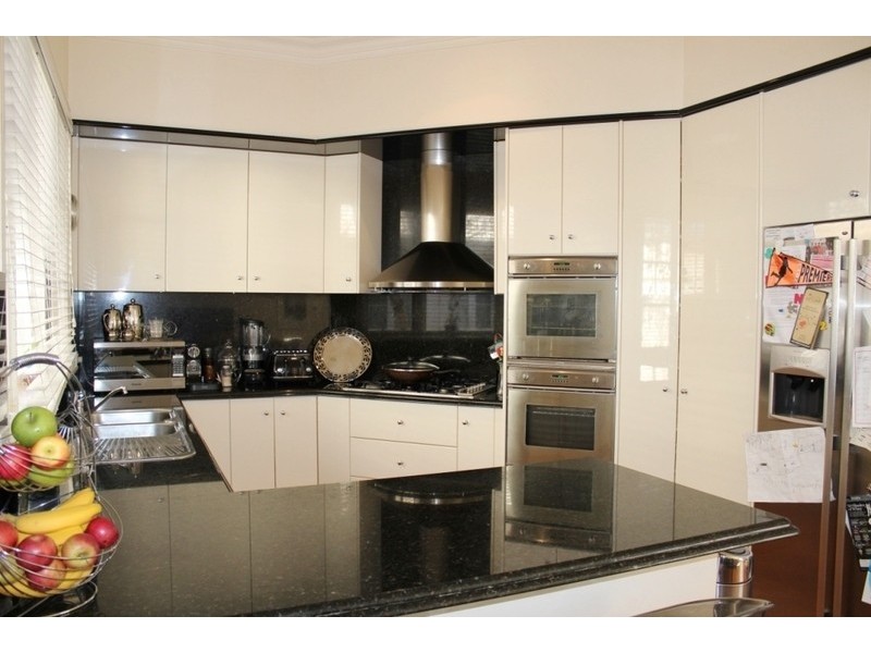 350 St Kilda Street, Brighton VIC 3186