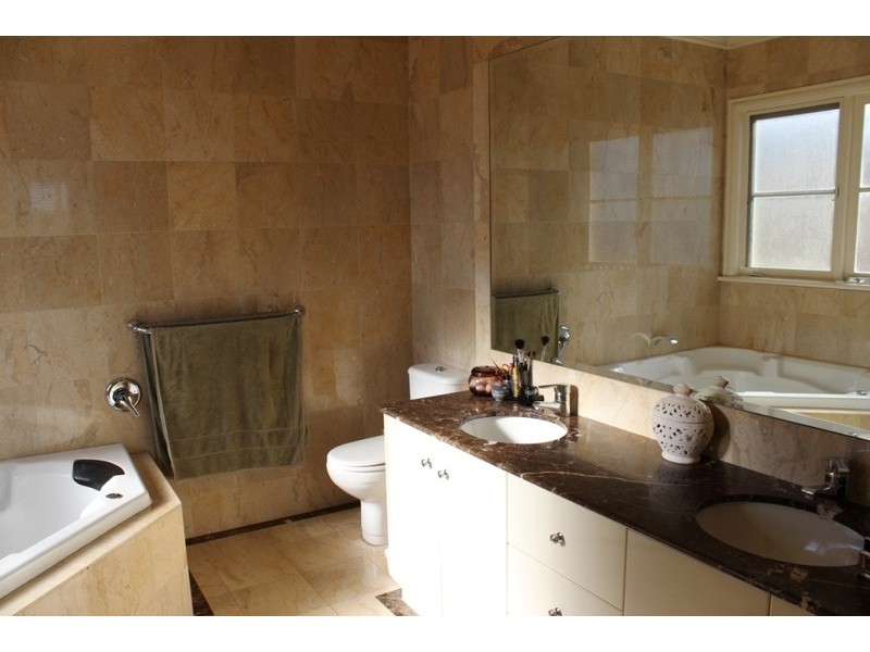 350 St Kilda Street, Brighton VIC 3186