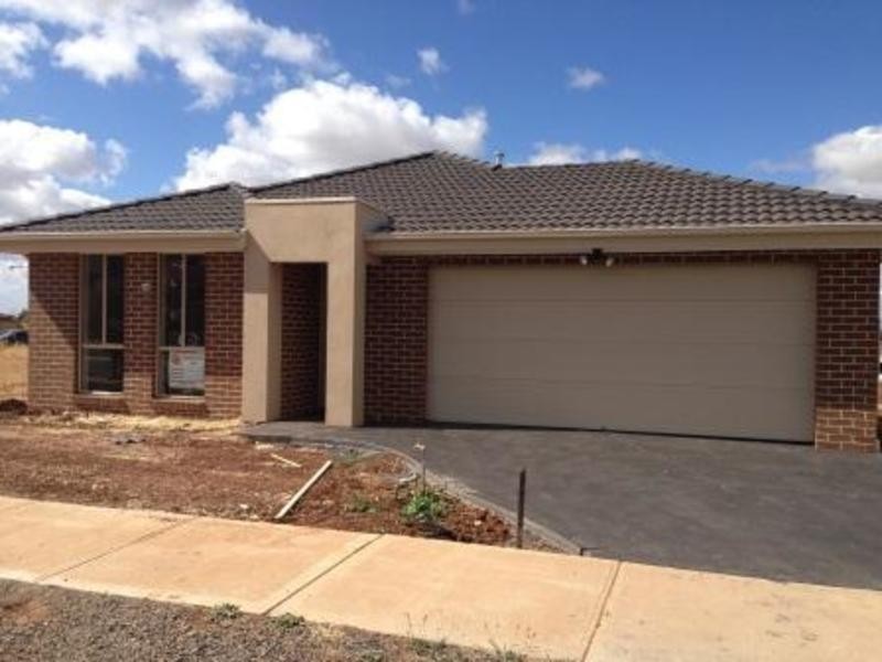 17 Carramar Drive, Melton West VIC 3337
