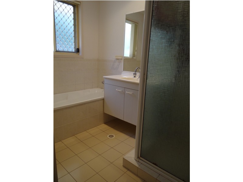 8 Craigerne Close, Brassall QLD 4305