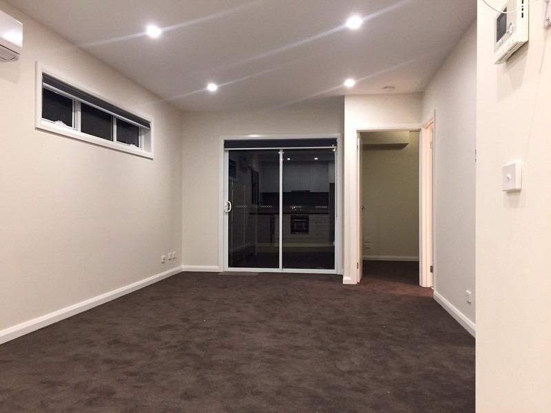 105/70 Ferntree Gully Road, Oakleigh East VIC 3166