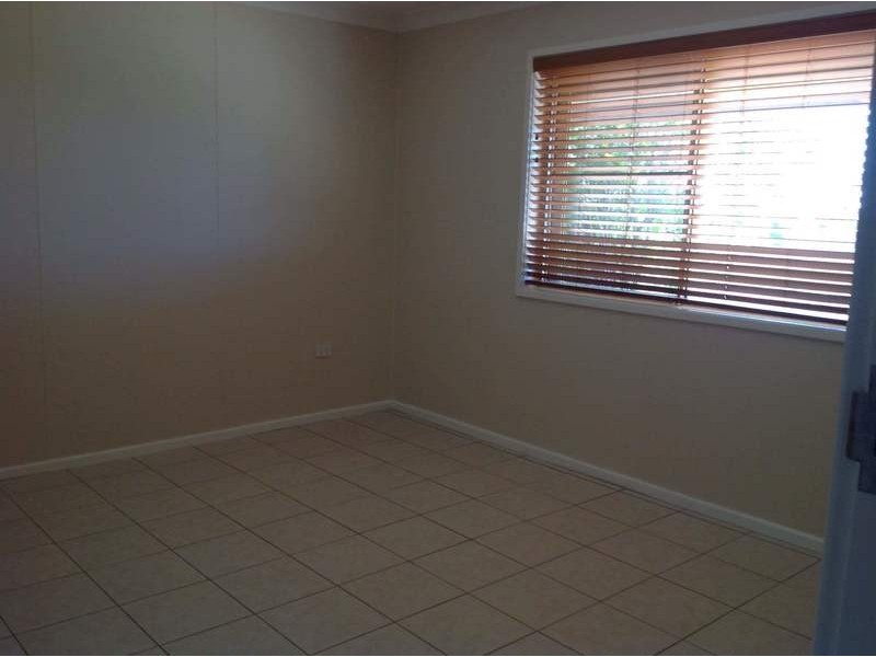 5 Burke Crescent, Dampier WA 6713