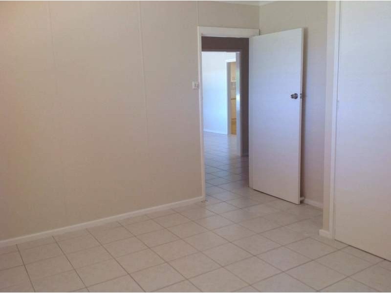 5 Burke Crescent, Dampier WA 6713