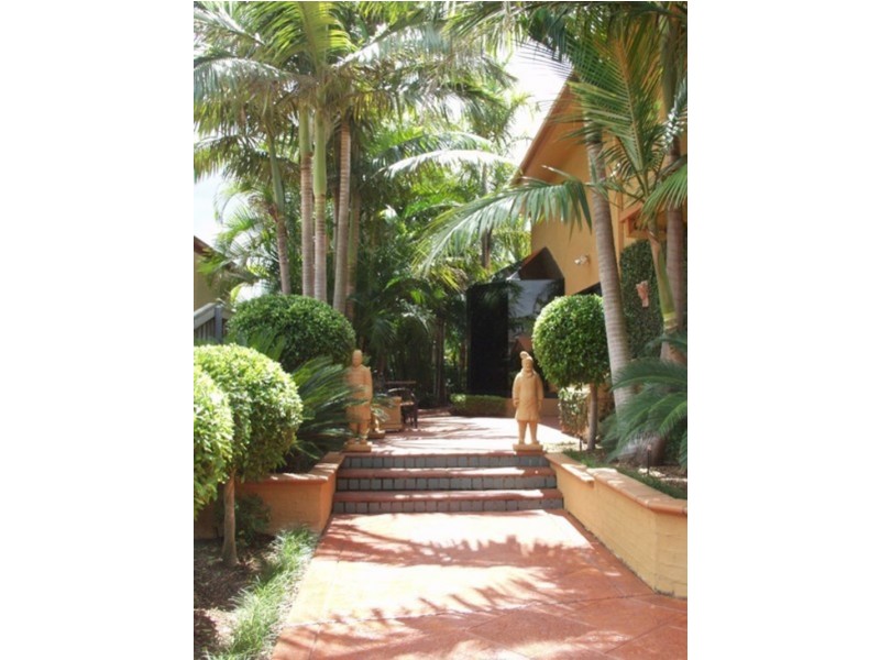 15  Carnoustie Place, Carindale QLD 4152