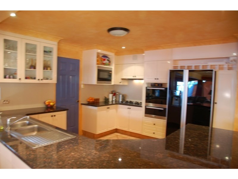 15  Carnoustie Place, Carindale QLD 4152